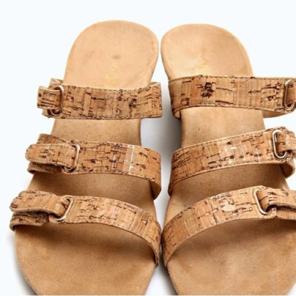 NWOT Vionic Dwyn 3 Strap Natural Cork Wedge Sandals Tan Women Size 7